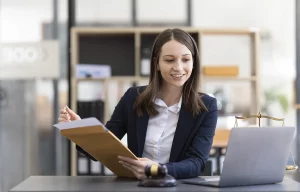 Curso en modalidad 100% online para oposiciones de auxilio procesal en Academia Albacer